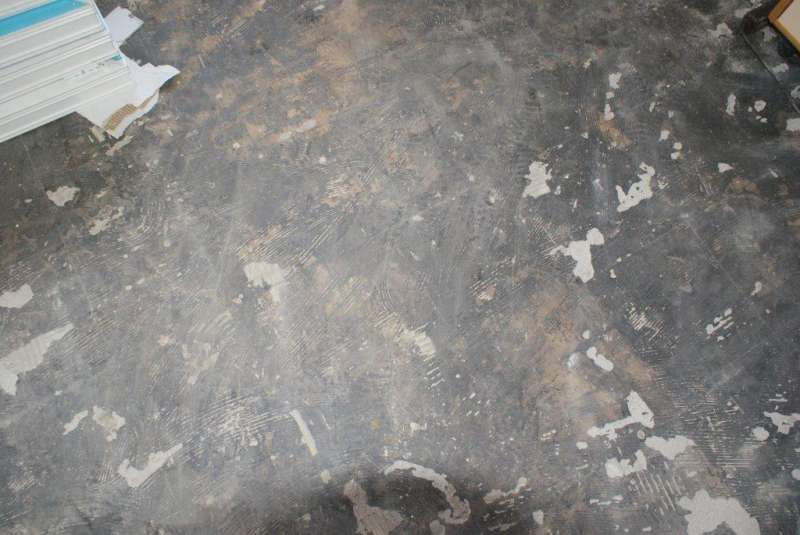 BAU.DE / BAU-Forum: 5. Bild zu Frage "seltsamer Bodenbelag" im BAU-Forum "Baustoffe"