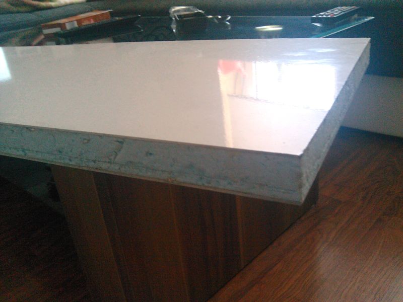 BAU.DE / BAU-Forum: 1. Bild zu Frage "Sandwichplatten Aluminium/STY 28 mm (2 mm Aluminium-24 mm STY-2 mm Aluminium)" im BAU-Forum "Baustoffe"