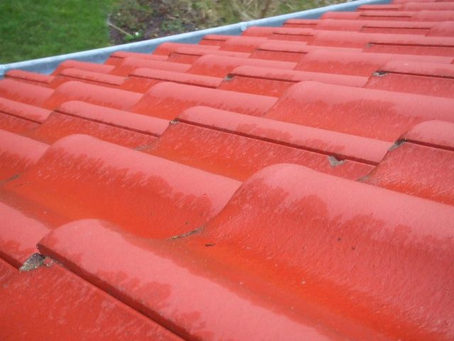BAU.DE / BAU-Forum: 1. Bild zu Frage "Dachziegel besch&auml;digt: Absplitterungen erkennen, Garantieanspruch sichern & Gutachten beauftragen" im BAU-Forum "Dach"