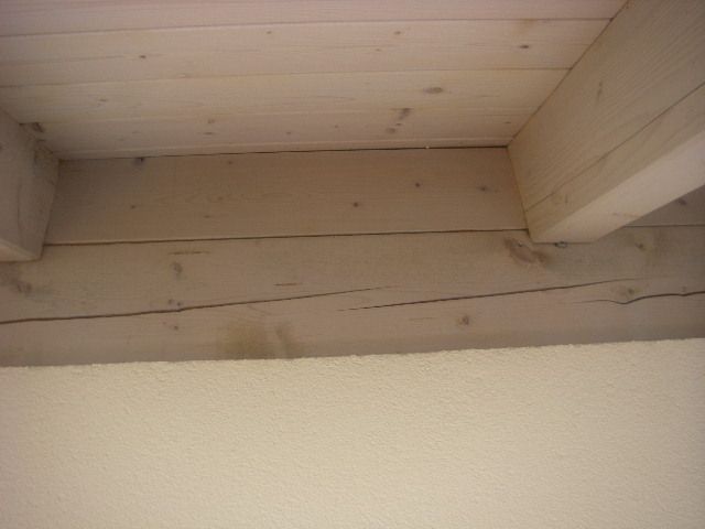 BAU.DE / BAU-Forum: 1. Bild zu Antwort "Bild innen1" auf die Frage "Schimmel im Kniestock: Ursachen, Gefahren & Sanierung bei Feuchtigkeit im Dach" im BAU-Forum "Dach"