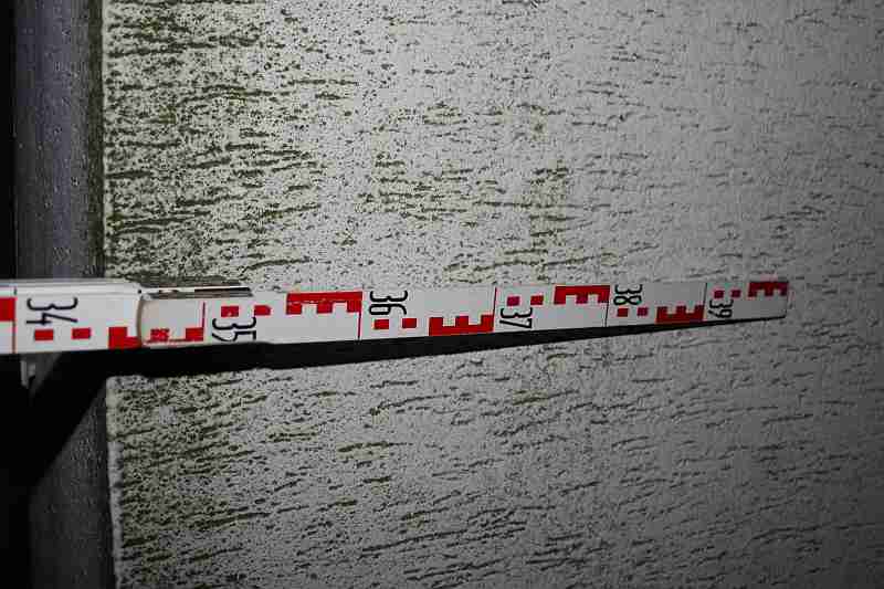 BAU.DE / BAU-Forum: 1. Bild zu Antwort "Fallbeispiel: Eckenveralgung bei Massivbau-Treppenhaus" auf die Frage "Dach&uuml;berstand beim Doppelhaus: Pro & Contra, Notwendigkeit, Kosten & Alternativen?" im BAU-Forum "Dach"