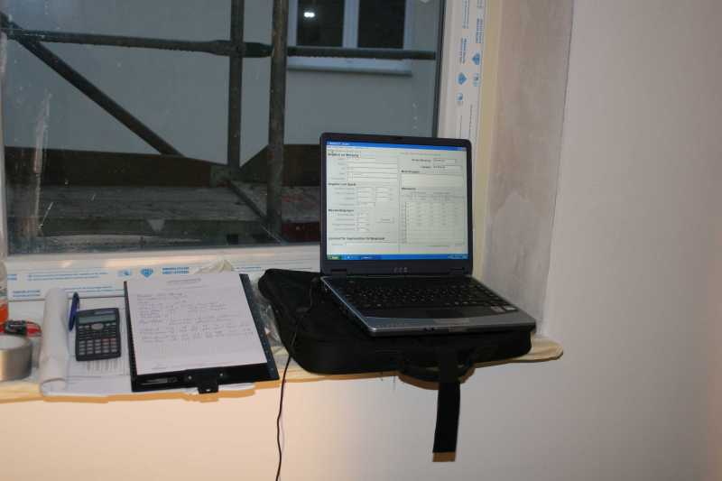 BAU.DE / BAU-Forum: 2. Bild zu Antwort "Blower-Door-Test: &Auml;lteres Ger&auml;t f&uuml;r gro&szlig;e Volumen" auf die Frage "Dachd&auml;mmung mit Dampfbremse: Abstand Sparren, Folie richtig verlegen & h&auml;ufige Fehler vermeiden?" im BAU-Forum "Dach"