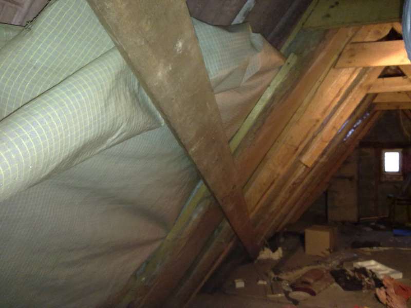 BAU.DE / BAU-Forum: 2. Bild zu Frage "Firstzangen ersetzen bei Sparrendach ohne Firstpfette: Machbarkeit, Risiken & Alternativen?" im BAU-Forum "Dach"