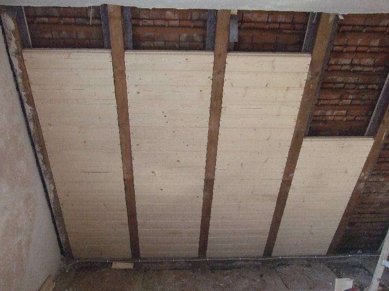 BAU.DE / BAU-Forum: 1. Bild zu Antwort "D&auml;mmwirkung: Holz vs. Mineralwolle vs. Styropor im Vergleich" auf die Frage "Hanfd&auml;mmung f&uuml;r Kehlbalkenlage: Vorteile, offener Aufbau & Risiken ohne Dampfbremse?" im BAU-Forum "Dach"