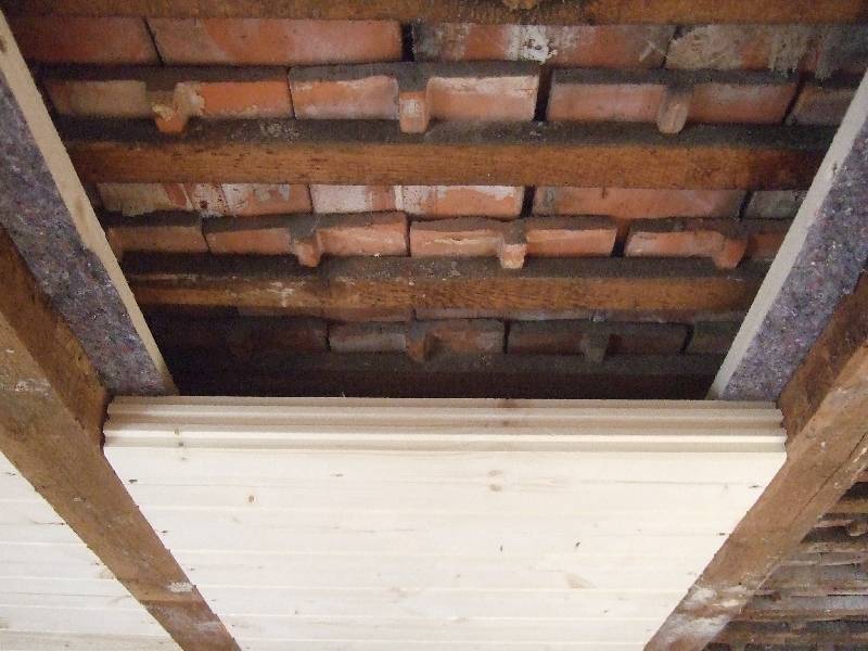 BAU.DE / BAU-Forum: 1. Bild zu Antwort "EnEV-Kritik: Wertvernichtung durch &uuml;berm&auml;&szlig;ige D&auml;mmung?" auf die Frage "Hanfd&auml;mmung f&uuml;r Kehlbalkenlage: Vorteile, offener Aufbau & Risiken ohne Dampfbremse?" im BAU-Forum "Dach"