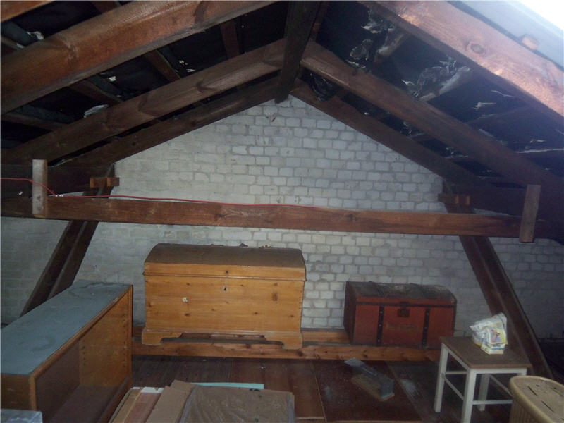 BAU.DE / BAU-Forum: 1. Bild zu Frage "Dachbalken entfernen beim Dachausbau: Voraussetzungen, Statik & Risiken?" im BAU-Forum "Dach" BAU.DE / BAU-Forum: 1. Bild zu Frage "Dachbalken entfernen beim Dachausbau: Voraussetzungen, Statik & Risiken?" im BAU-Forum "Dach"