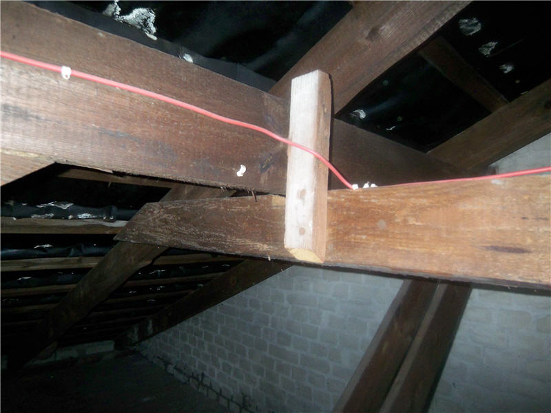 BAU.DE / BAU-Forum: 2. Bild zu Frage "Dachbalken entfernen beim Dachausbau: Voraussetzungen, Statik & Risiken?" im BAU-Forum "Dach" BAU.DE / BAU-Forum: 2. Bild zu Frage "Dachbalken entfernen beim Dachausbau: Voraussetzungen, Statik & Risiken?" im BAU-Forum "Dach"