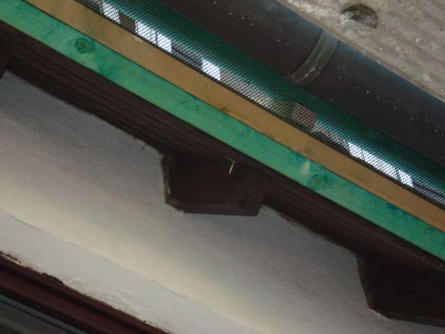 BAU.DE / BAU-Forum: 3. Bild zu Frage "Aufsparrend&auml;mmung: Schiefe Schrauben gef&auml;hrden Sparren? Risiken, Korrektur & Kosten" im BAU-Forum "Dach"