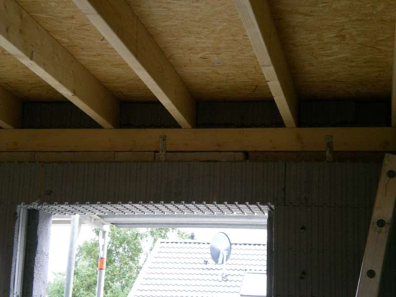 BAU.DE / BAU-Forum: 4. Bild zu Frage "Gaubenauflage mit Steinen & Kantholz: Verputzen notwendig? Expertenmeinung!" im BAU-Forum "Dach" BAU.DE / BAU-Forum: 4. Bild zu Frage "Gaubenauflage mit Steinen & Kantholz: Verputzen notwendig? Expertenmeinung!" im BAU-Forum "Dach"