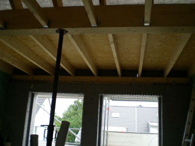 BAU.DE / BAU-Forum: 5. Bild zu Frage "Gaubenauflage mit Steinen & Kantholz: Verputzen notwendig? Expertenmeinung!" im BAU-Forum "Dach" BAU.DE / BAU-Forum: 5. Bild zu Frage "Gaubenauflage mit Steinen & Kantholz: Verputzen notwendig? Expertenmeinung!" im BAU-Forum "Dach"