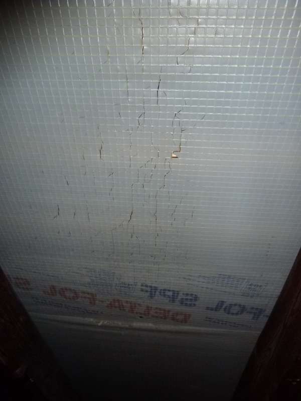 BAU.DE / BAU-Forum: 1. Bild zu Frage "UV-gesch&auml;digte Unterspannbahn reparieren: Ursachen, Risiken & Sanierungskosten?" im BAU-Forum "Dach"