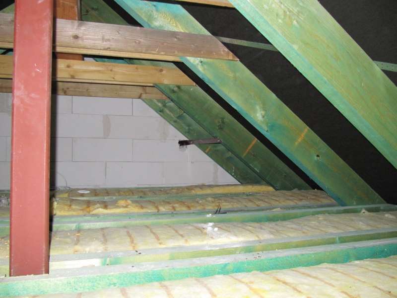 BAU.DE / BAU-Forum: 1. Bild zu Frage "Giebelanker am Haus: Bedeutung, Funktion & Risiken beim Hauskauf?" im BAU-Forum "Dach"