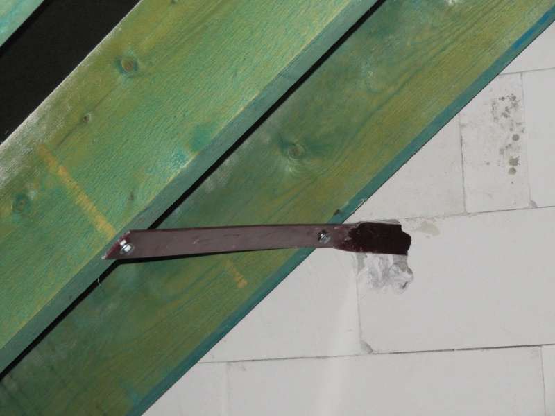 BAU.DE / BAU-Forum: 3. Bild zu Frage "Giebelanker am Haus: Bedeutung, Funktion & Risiken beim Hauskauf?" im BAU-Forum "Dach"