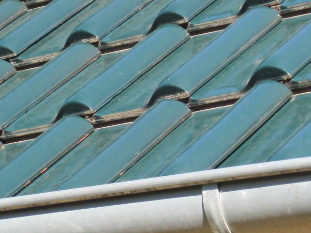 BAU.DE / BAU-Forum: 4. Bild zu Frage "Tondachziegel Abplatzungen: Ursachen, Kosten & Austausch defekter Pfleiderer Dachsteine?" im BAU-Forum "Dach"