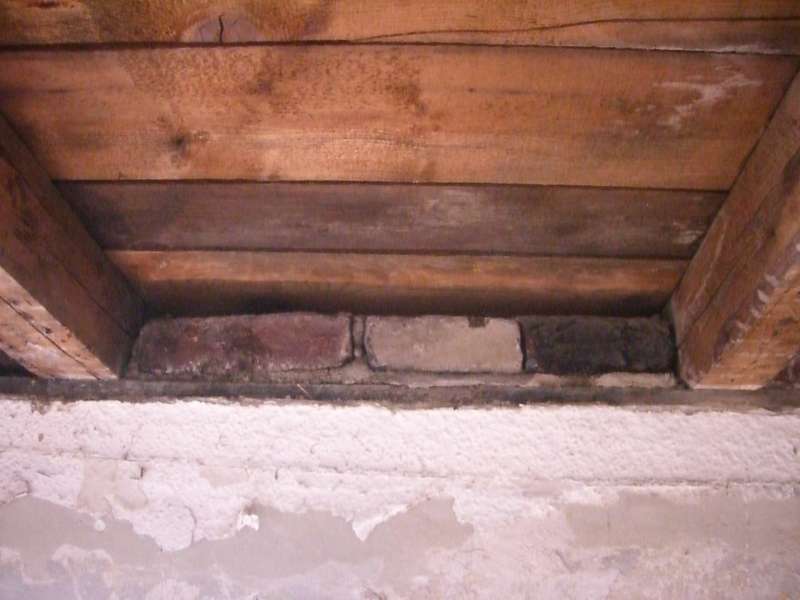 BAU.DE / BAU-Forum: 1. Bild zu Frage "Untersparrend&auml;mmung im Altbau (Bj. 1910) mit Teerpappe: Risiken, D&auml;mmstoffe & Anleitung?" im BAU-Forum "Dach"