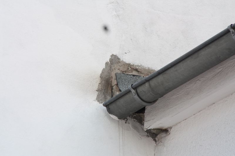 BAU.DE / BAU-Forum: 4. Bild zu Frage "Abschluss zum Nachbarhaus: Grenzabst&auml;nde, Baurecht & Nachbarschaftsstreit vermeiden?" im BAU-Forum "Dach"