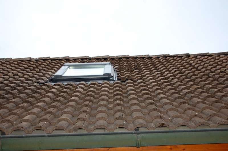 BAU.DE / BAU-Forum: 1. Bild zu Frage "Dachziegel Abstand zum Eindeckrahmen: 2 cm Spaltweite &ndash; kritisch oder unbedenklich?" im BAU-Forum "Dach"