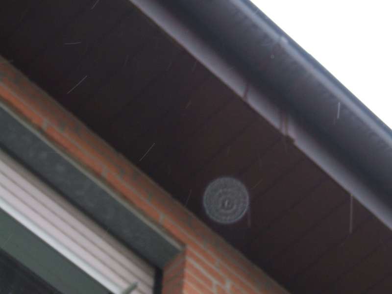 BAU.DE / BAU-Forum: 2. Bild zu Frage "Dachrinne tropft an Traufe: Ursachen, L&ouml;sungen & Kosten f&uuml;r Reparatur?" im BAU-Forum "Dach"