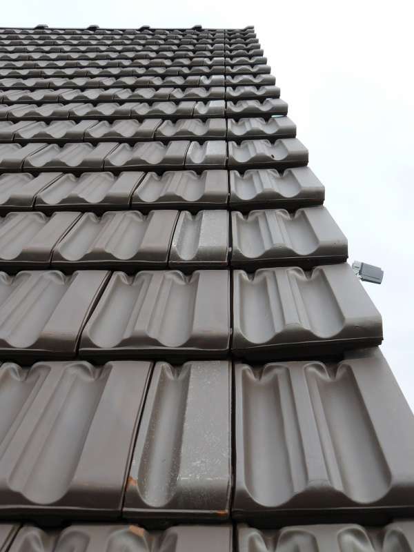 BAU.DE / BAU-Forum: 4. Bild zu Frage "Neue Dacheindeckung: Ziegelverf&auml;rbungen &ndash; Ursachen, Risiken & Gew&auml;hrleistung in Bayern?" im BAU-Forum "Dach"