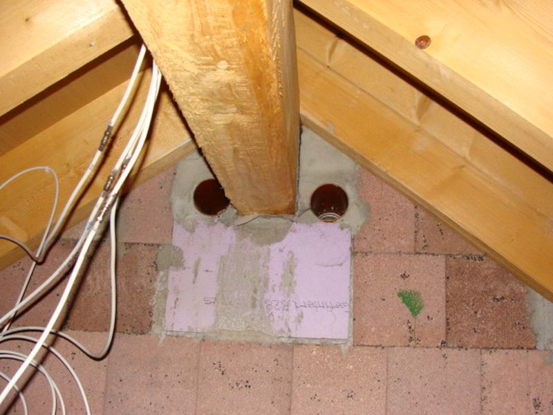 BAU.DE / BAU-Forum: 3. Bild zu Frage "Schimmel auf DWD-Platten im Dachspitz: Ursachen, Gefahren & Sanierung?" im BAU-Forum "Dach"