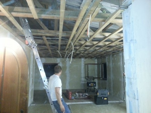 BAU.DE / BAU-Forum: 1. Bild zu Frage "Satteldach sanieren: Statik pr&uuml;fen, Lattung verst&auml;rken & richtig d&auml;mmen?" im BAU-Forum "Dach"