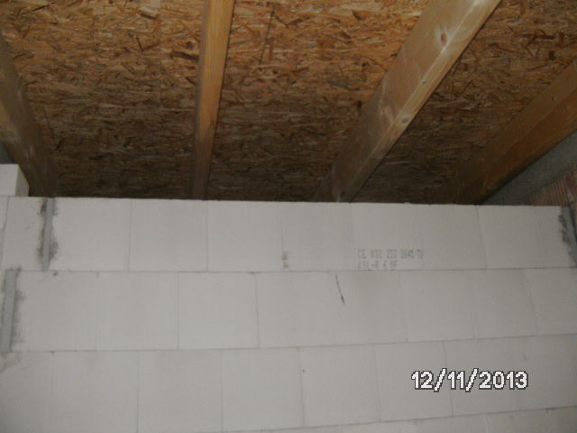 BAU.DE / BAU-Forum: 5. Bild zu Frage "Dampfbremse Verlauf unklar: Wie finde ich den korrekten Einbau? Expertenrat, Kosten" im BAU-Forum "Dach"