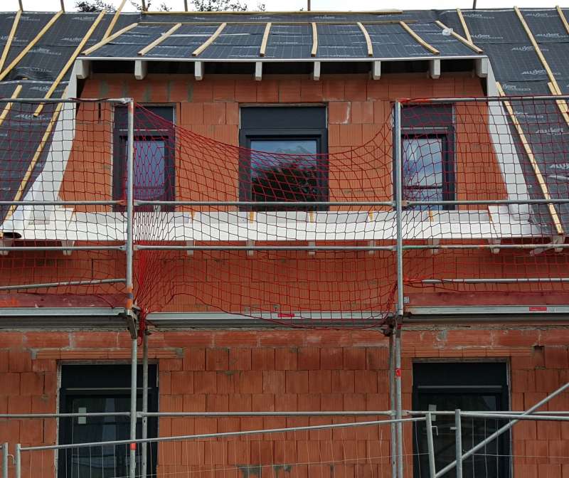 BAU.DE / BAU-Forum: 1. Bild zu Frage "Gaube zu hoch, Fenster zu niedrig? Ursachen, Folgen & Lösungen für Neubau" im BAU-Forum "Dach" BAU.DE / BAU-Forum: 1. Bild zu Frage "Gaube zu hoch, Fenster zu niedrig? Ursachen, Folgen & Lösungen für Neubau" im BAU-Forum "Dach"