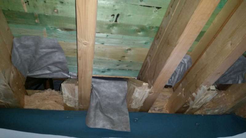 BAU.DE / BAU-Forum: 1. Bild zu Frage "USB Dachgaube/Flachdachgaube: Fehlerhafte Ausf&uuml;hrung? Rat zu Unterspannbahn, D&auml;mmung & Tauwasser" im BAU-Forum "Dach"