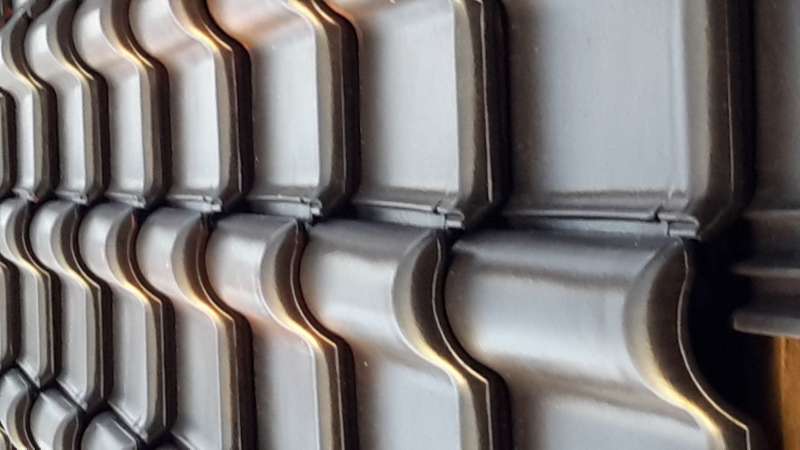 BAU.DE / BAU-Forum: 1. Bild zu Frage "Fugenabstand zwischen Ziegeln: Richtwerte, Toleranzen & Messmethoden?" im BAU-Forum "Dach"