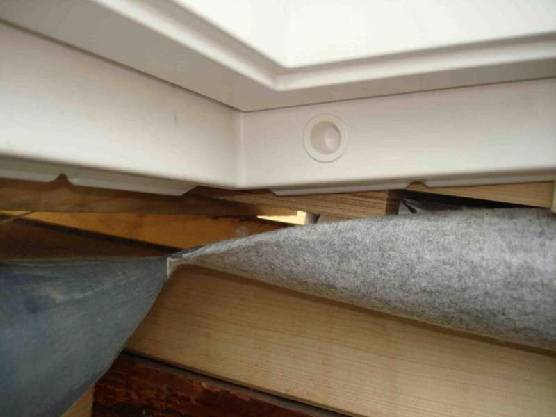 BAU.DE / BAU-Forum: 4. Bild zu Frage "Velux Fenster Einbau: Anleitung, Kosten, Fehler vermeiden & Fachmann finden?" im BAU-Forum "Dach"