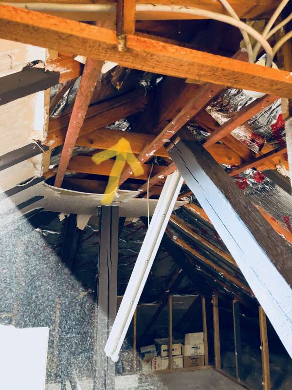 BAU.DE / BAU-Forum: 1. Bild zu Frage "Dachgeschoss renovieren: Kehlbalken entfernen &ndash; Funktion, Risiken & Alternativen?" im BAU-Forum "Dach"