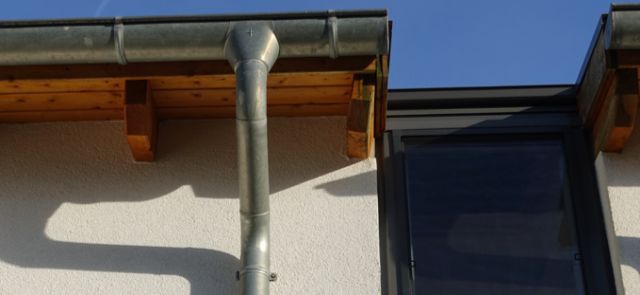 BAU.DE / BAU-Forum: 1. Bild zu Frage "Schiefer Dachbalken: Gefahr f&uuml;r Statik? Ursachen, Sanierung & Kosten" im BAU-Forum "Dach"