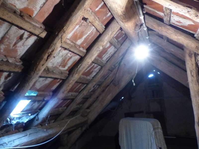 BAU.DE / BAU-Forum: 1. Bild zu Frage "Diffusionsoffene Folie unter Aufsparrend&auml;mmung: Notwendigkeit, Funktion & Risiken?" im BAU-Forum "Dach"