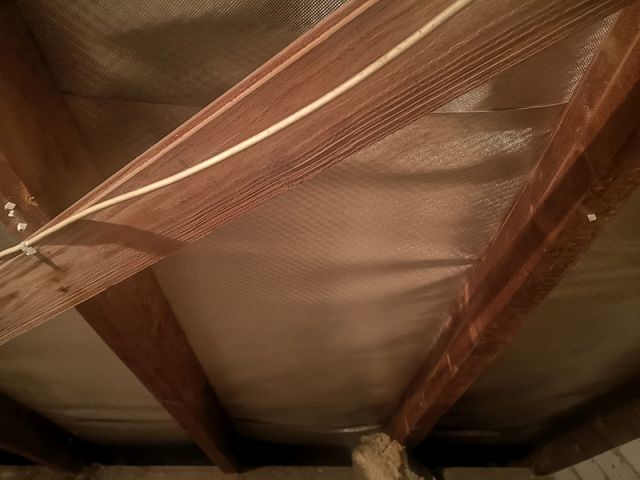 BAU.DE / BAU-Forum: 3. Bild zu Frage "Dachd&auml;mmung falsch ausgef&uuml;hrt? Lichtspalten, Luftdichtigkeit & M&auml;ngel pr&uuml;fen!" im BAU-Forum "Dach"