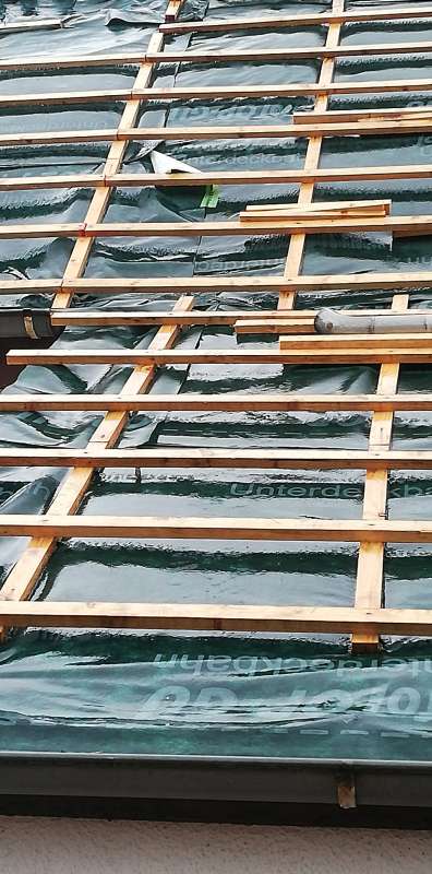 BAU.DE / BAU-Forum: 3. Bild zu Frage "plane w&auml;hrend des unwetters der letzten Tage gel&ouml;st" im BAU-Forum "Dach"