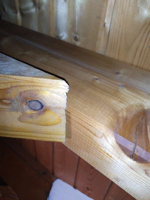 BAU.DE / BAU-Forum: 1. Bild zu Frage "Holzbalken liegen schief" im BAU-Forum "Dach"