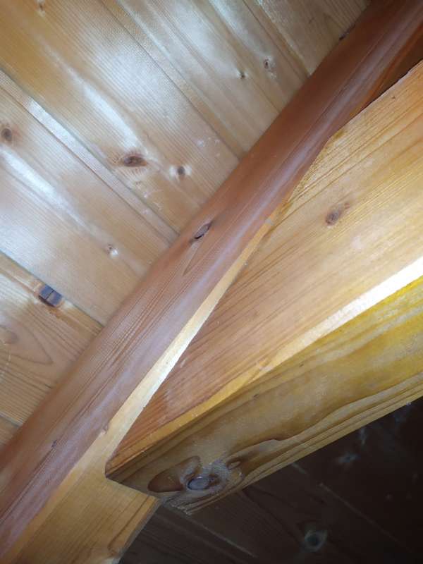 BAU.DE / BAU-Forum: 2. Bild zu Frage "Holzbalken liegen schief" im BAU-Forum "Dach"