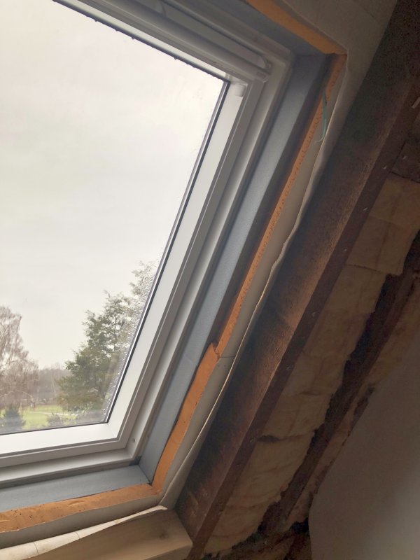 BAU.DE / BAU-Forum: 1. Bild zu Frage "Aufsparrend&auml;mmung Anschluss Fenster" im BAU-Forum "Dach"