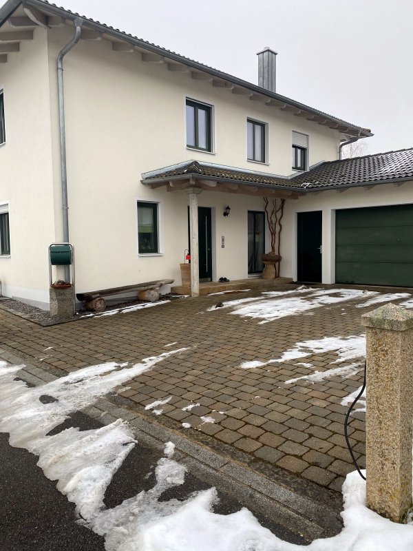 BAU.DE / BAU-Forum: 1. Bild zu Antwort "Verdreckung, die auf der Fl&auml;che rot werden" auf die Frage "Dachpfannen-Sch&auml;den: Ursachen, Erkennung & M&auml;ngelanzeige beim Dachdecker?" im BAU-Forum "Dach"