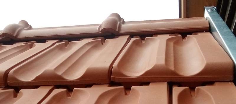 BAU.DE / BAU-Forum: 1. Bild zu Frage "Firstanschluss zum Firstziegel zu knapp" im BAU-Forum "Dach"