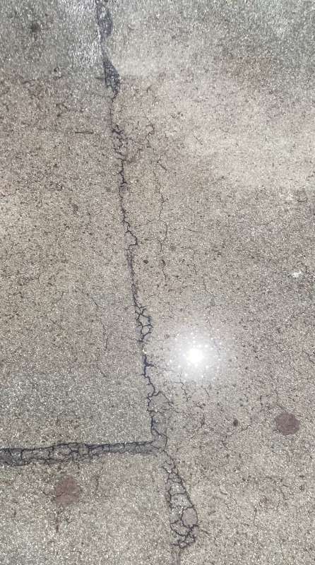 BAU.DE / BAU-Forum: 1. Bild zu Frage "Dachpappe Risse, &Uuml;berst&auml;nde wellig" im BAU-Forum "Dach"