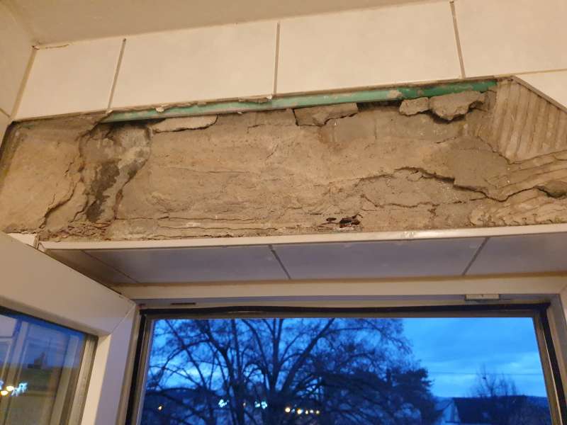 BAU.DE / BAU-Forum: 1. Bild zu Frage "Hilfe &nbsp;-&nbsp; M&auml;ngel am Pultdach &nbsp;-&nbsp; Regenwasser l&auml;uft rein" im BAU-Forum "Dach"