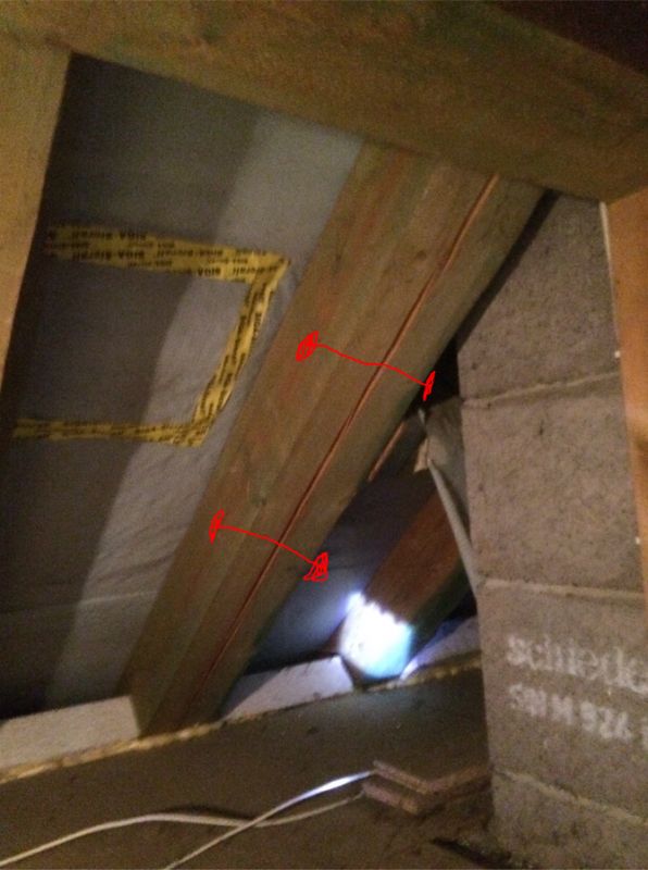 BAU.DE / BAU-Forum: 2. Bild zu Frage "Riss in Sparren_Verstärkungsmaßnahmen gefragt" im BAU-Forum "Dach" BAU.DE / BAU-Forum: 2. Bild zu Frage "Riss in Sparren_Verstärkungsmaßnahmen gefragt" im BAU-Forum "Dach"