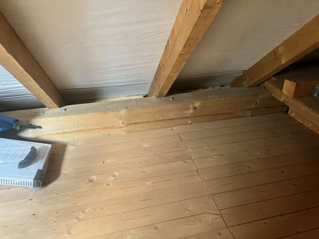 BAU.DE / BAU-Forum: 1. Bild zu Frage "Reperatur Unterspannbahn" im BAU-Forum "Dach"