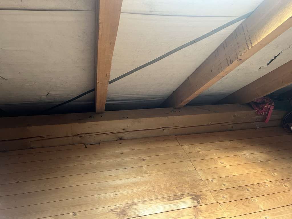 BAU.DE / BAU-Forum: 2. Bild zu Frage "Reperatur Unterspannbahn" im BAU-Forum "Dach"