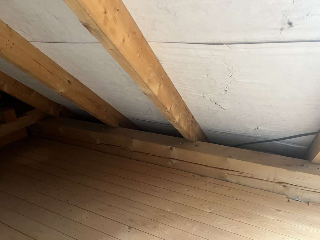 BAU.DE / BAU-Forum: 3. Bild zu Frage "Reperatur Unterspannbahn" im BAU-Forum "Dach"