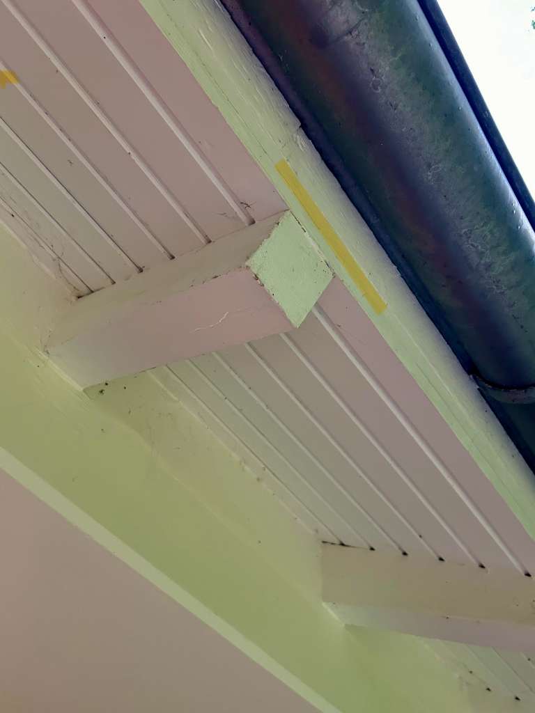 BAU.DE / BAU-Forum: 1. Bild zu Frage "Tropfen aus Unterschlag" im BAU-Forum "Dach"