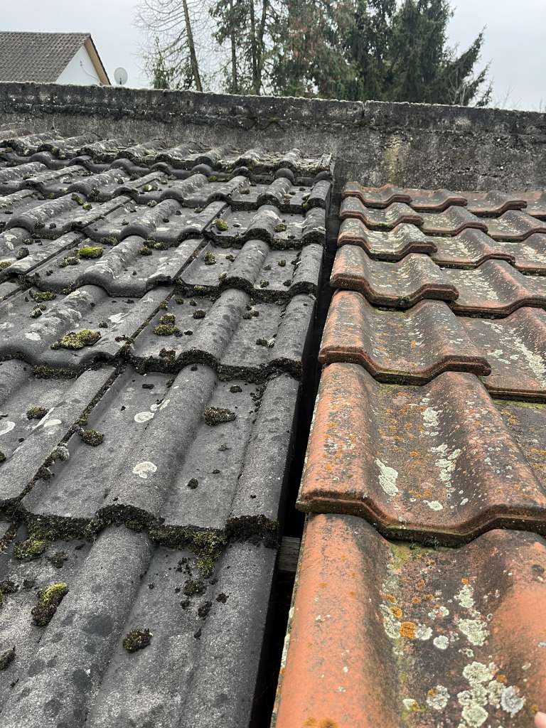 BAU.DE / BAU-Forum: 1. Bild zu Frage "L&uuml;cke zwischen zwei unterschiedlich hohen D&auml;chern schlie&szlig;en" im BAU-Forum "Dach"