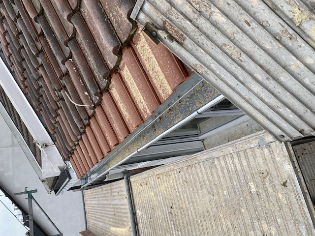 BAU.DE / BAU-Forum: 2. Bild zu Frage "Dachverl&auml;ngerung mangelhaft? Abstand, Ziegel & Blitzableiter pr&uuml;fen &ndash; Experteneinsch&auml;tzung?" im BAU-Forum "Dach"