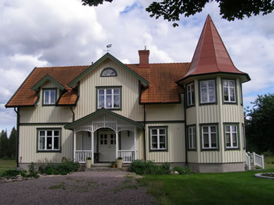 BAU.DE / BAU-Forum: 1. Bild zu Antwort "Es kommt drauf an..." auf die Frage "Mansarddach mit Turm planen: Herausforderungen, Gestaltungstipps & Baukosten?" im BAU-Forum "Grundriss-Diskussionen"